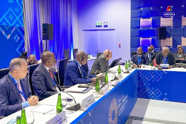 Privatizações em Angola: abrindo espaço para o setor privado